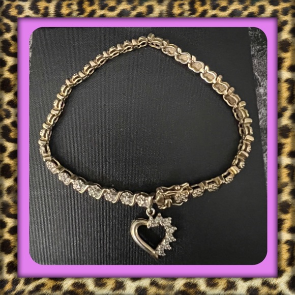 Jewelry - 👑✅PRICE FIRM✅ 925 Sterling Silver Heart Charm Bracelet